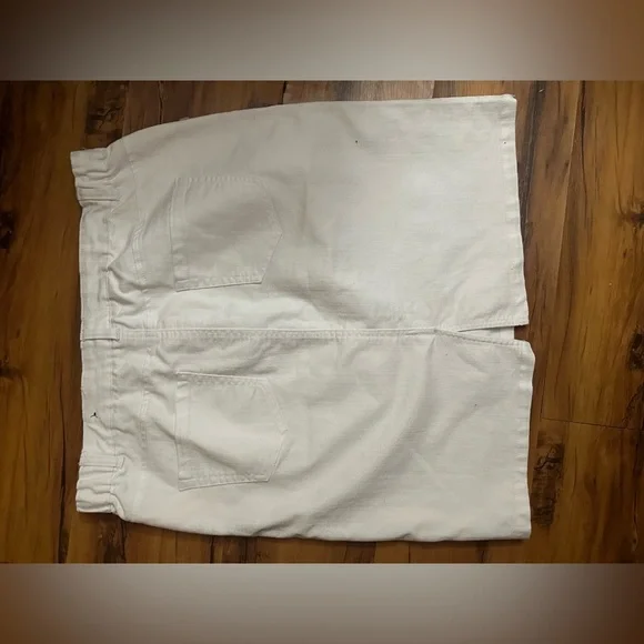 Basic Edition White Large Jean Skirt - Picture 2 of 3